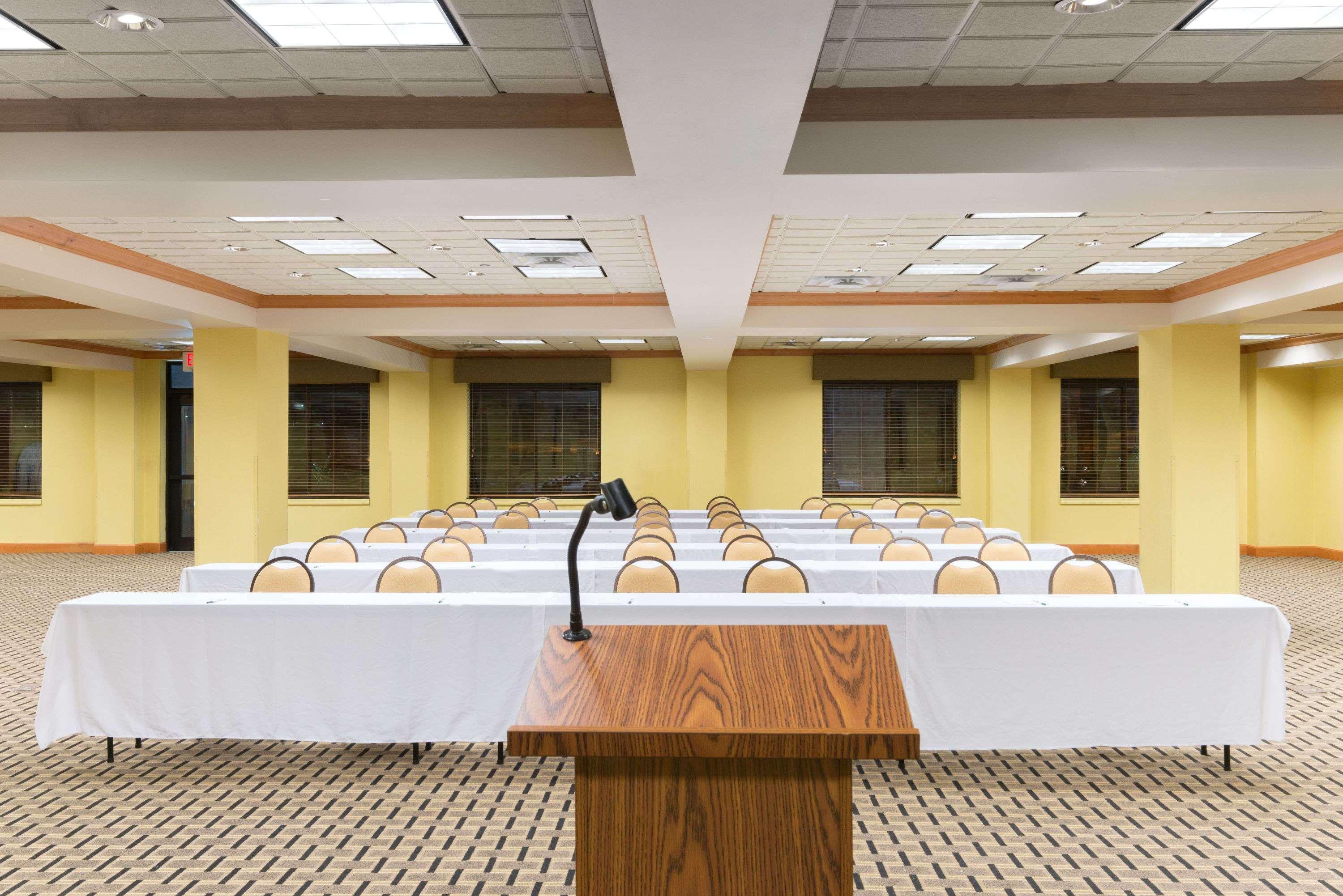 Wingate By Wyndham Dayton - Fairborn Hotel Exterior foto